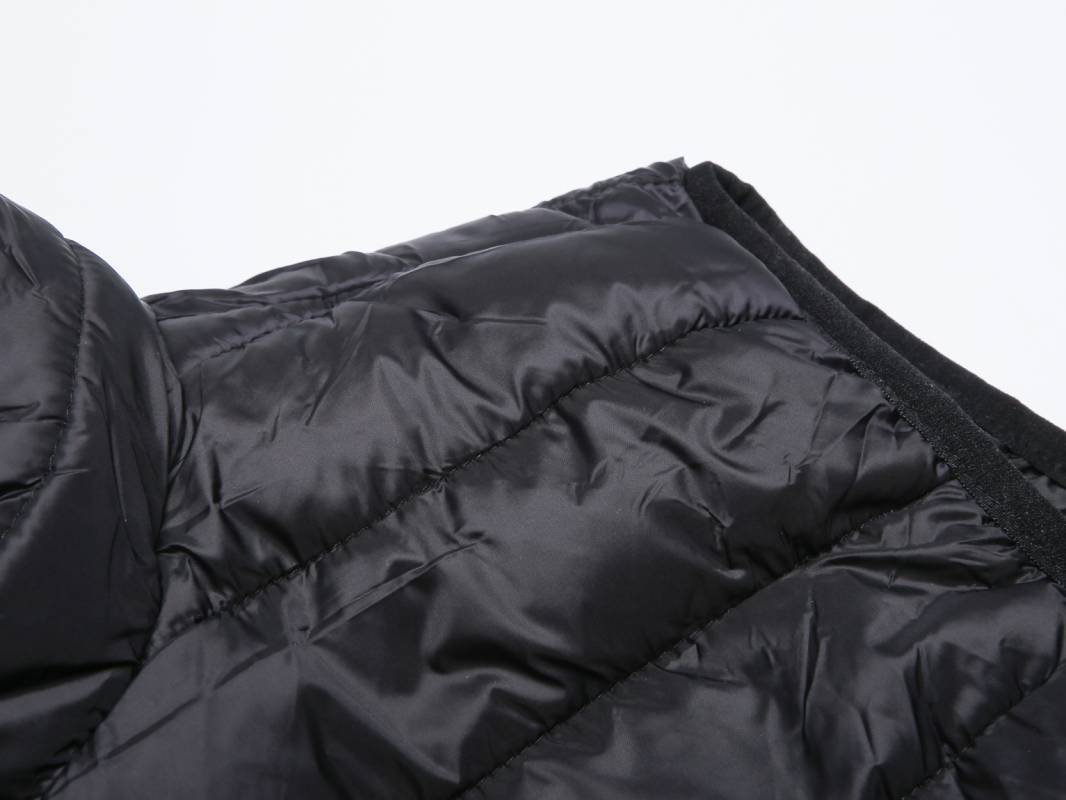 Men's basic lightweight vest with hood-black