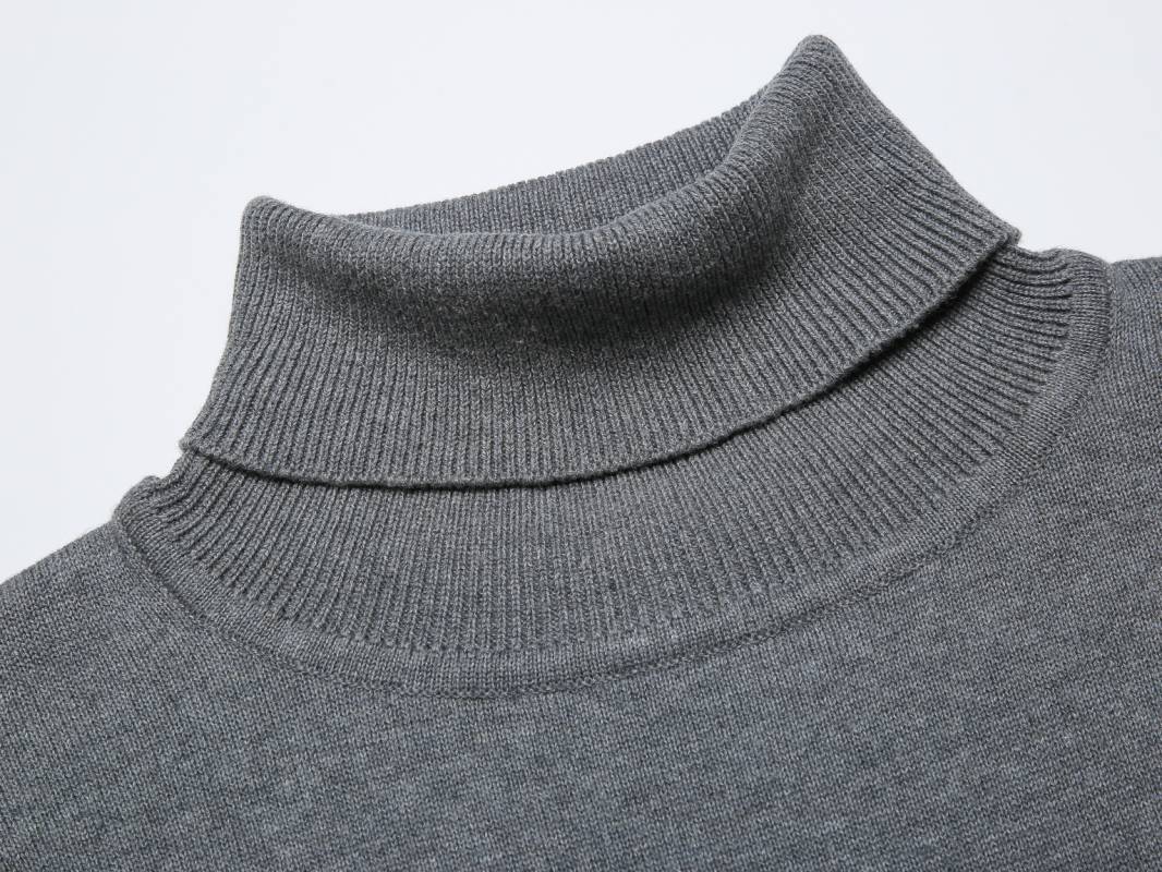 Men's knit sweater