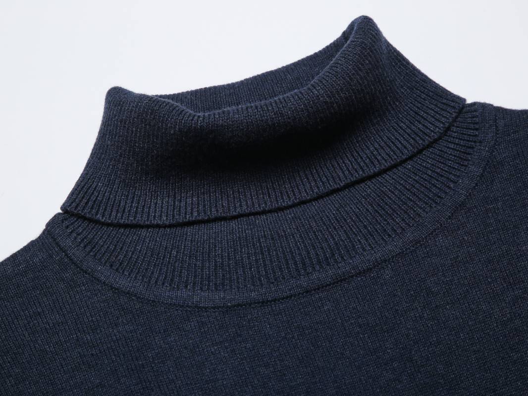 Men's knit sweater