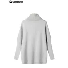 Women’s Long-Sleeve Sweater