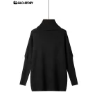 Women’s Long-Sleeve Sweater