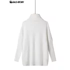 Women’s Long-Sleeve Sweater