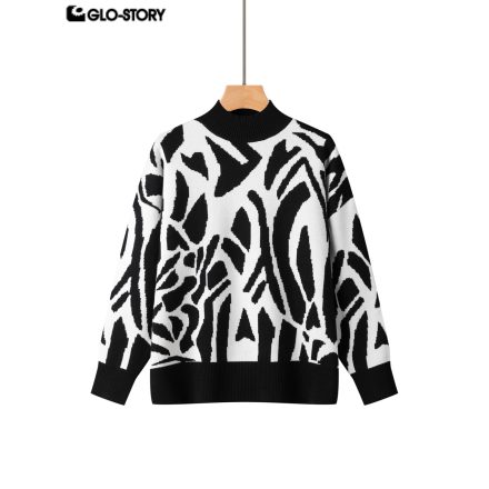 Women’s long-sleeve sweater